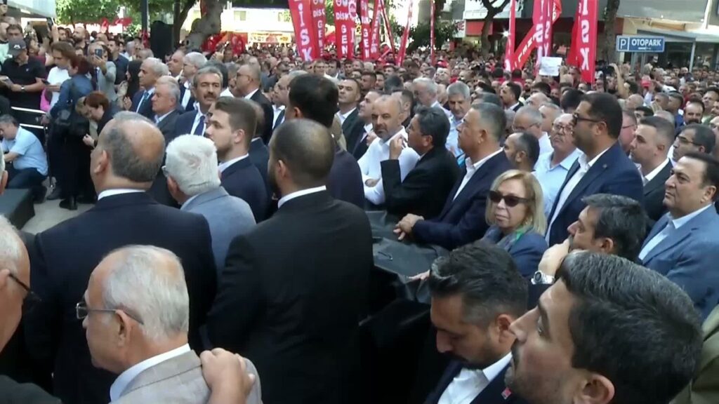 kilicdaroglu-gozaltina-alinan-vahap-secerin-derhal-serbest-birakilmasini-istedi-3UQugBdw
