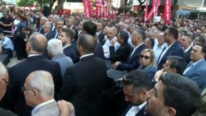 kilicdaroglu-gozaltina-alinan-vahap-secerin-derhal-serbest-birakilmasini-istedi-3UQugBdw